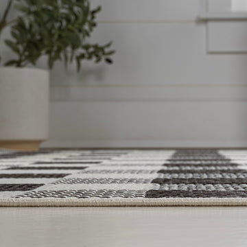 Darcy Traditional Geometric Bold Gingham Area Rug